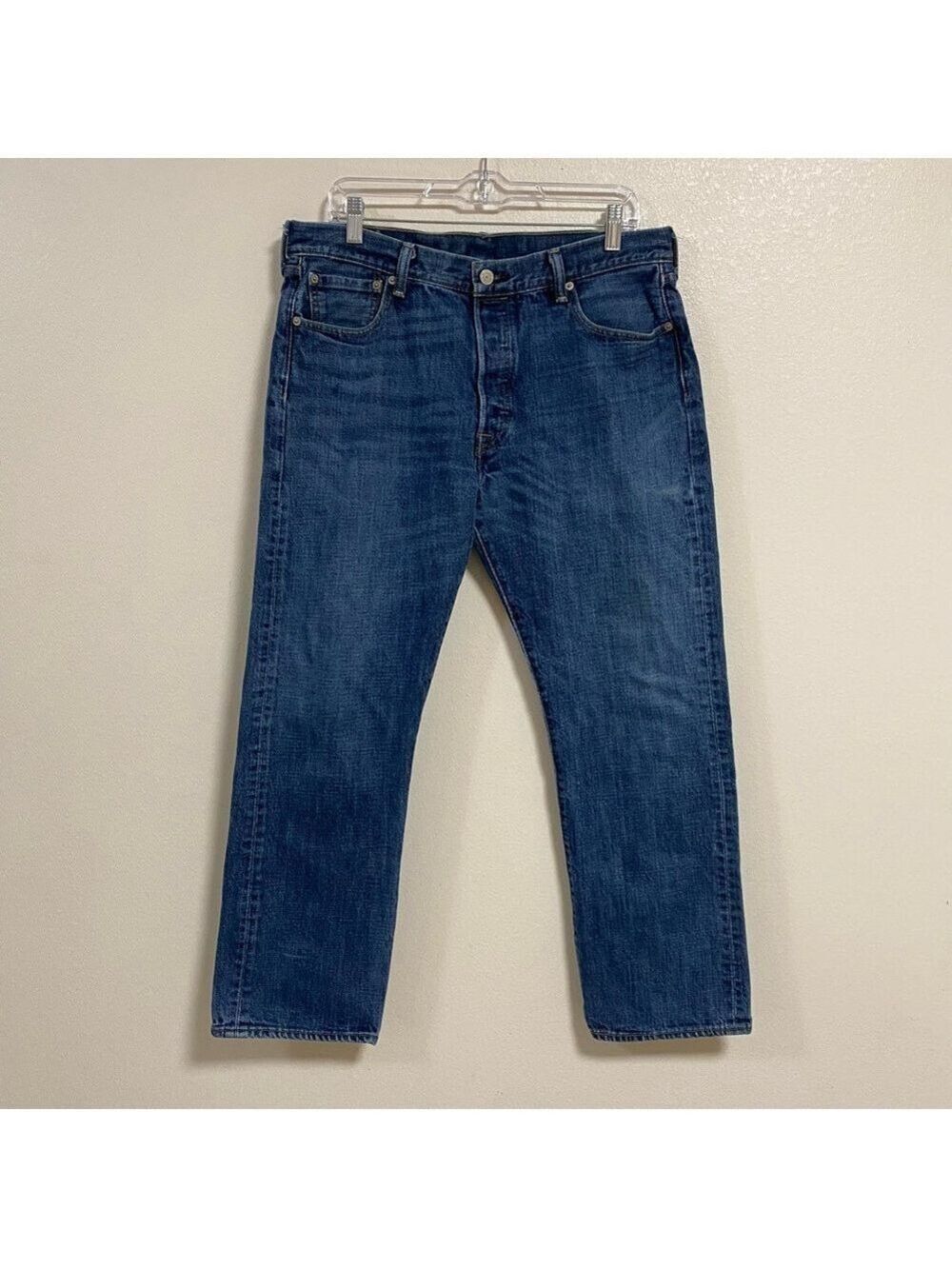 Levi’s Jeans Men’s Size 36 Medium Wash 501 button fly straight leg denim jeans
